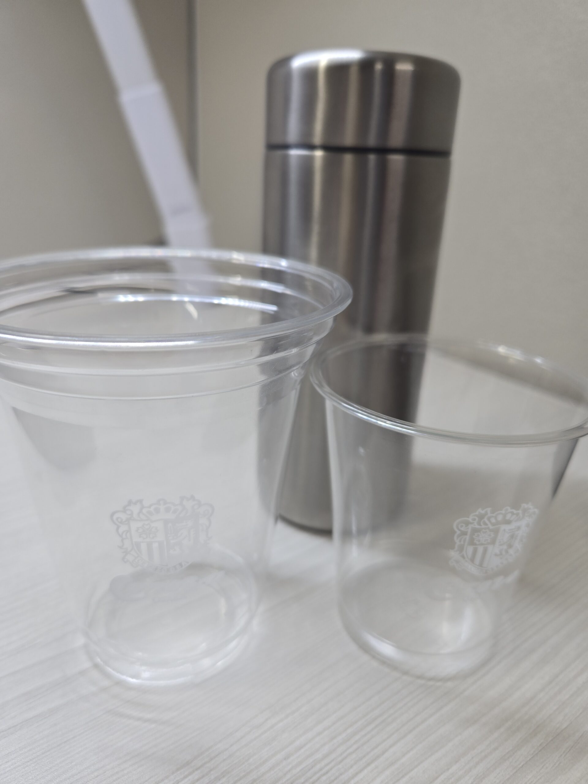 プラカップ２サイズ 240mlと420ml